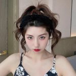 Elegant Velvet Bow Bezel Hairband - Image 3