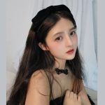 Elegant Velvet Bow Bezel Hairband - Image 4